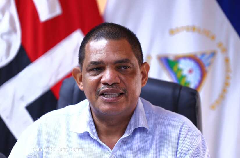 MINISTRO